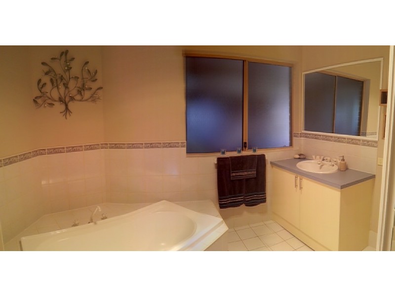 21 BROOKS CIRCUIT, Woodcroft SA 5162