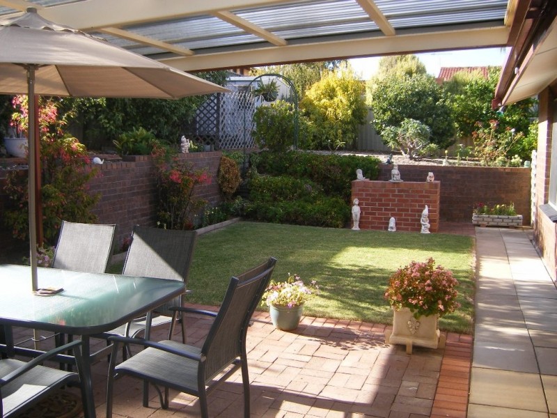 4 Resolute Crescent, Hallett Cove SA 5158