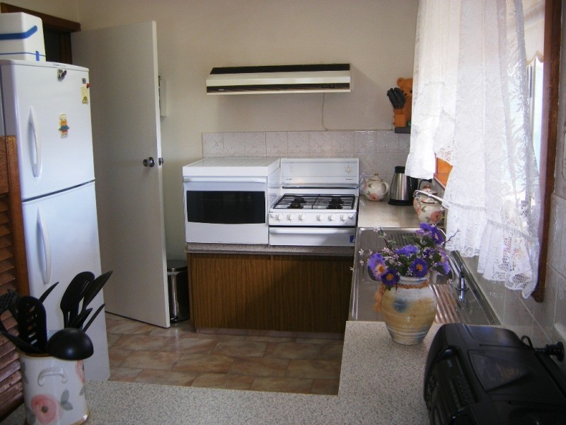 4 Resolute Crescent, Hallett Cove SA 5158