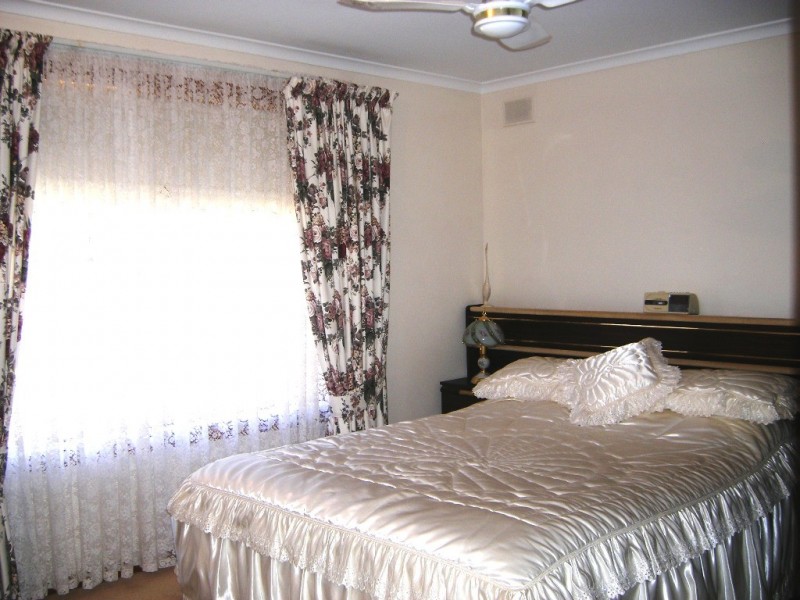 4 Resolute Crescent, Hallett Cove SA 5158