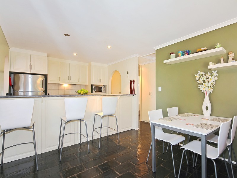 11 Lyons Cct, Trott Park SA 5158