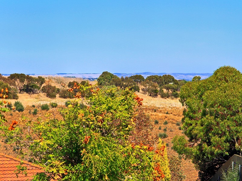 11 Lyons Cct, Trott Park SA 5158