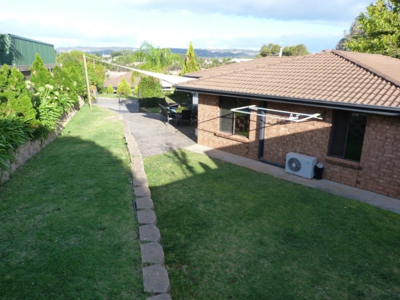 11 Lyons Cct, Trott Park SA 5158