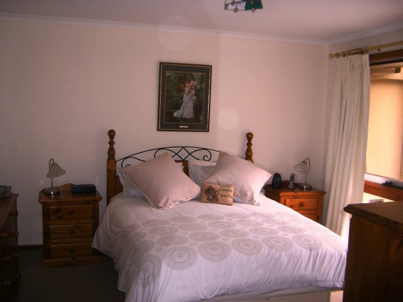 17 LOTUS DRIVE, Aberfoyle Park SA 5159