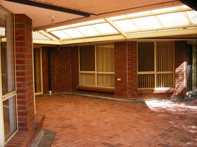 8 Opala Court, Hallett Cove SA 5158