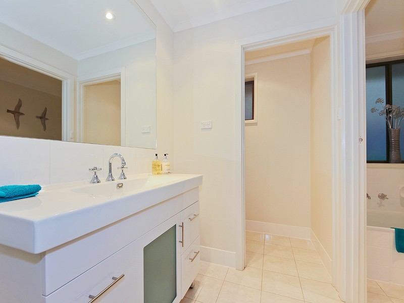44 Oakvale Way, Hallett Cove SA 5158