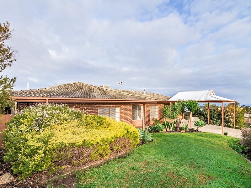 25 Caprice Street, Hallett Cove SA 5158