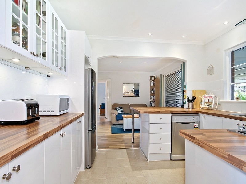 25 Caprice Street, Hallett Cove SA 5158