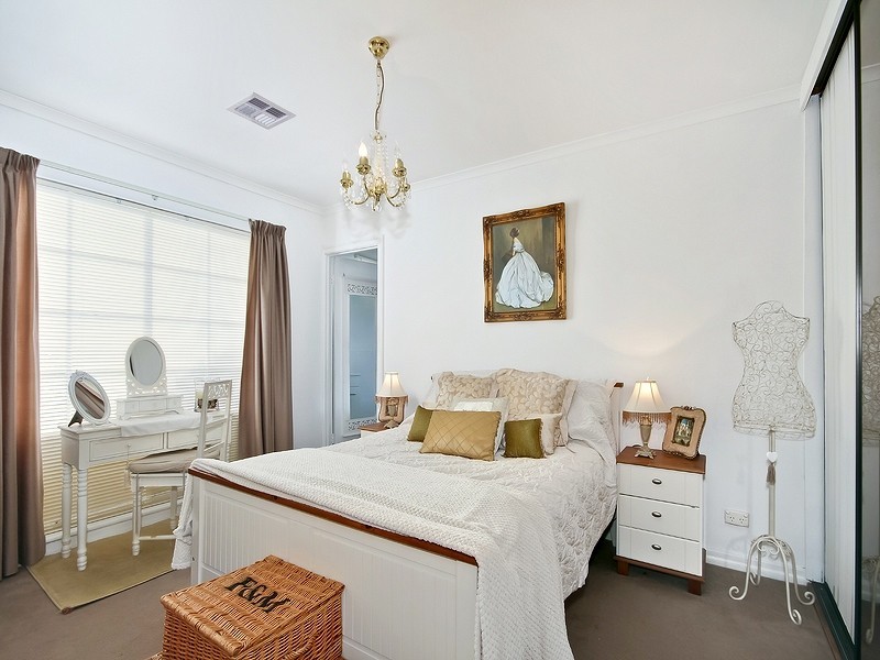 25 Caprice Street, Hallett Cove SA 5158