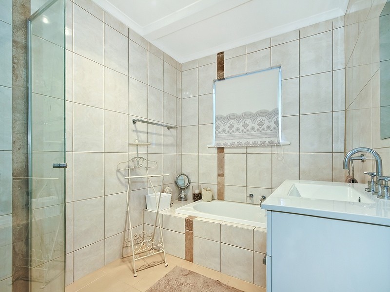 25 Caprice Street, Hallett Cove SA 5158