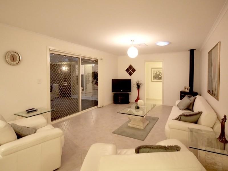 13 Dutchman Drive, Hallett Cove SA 5158