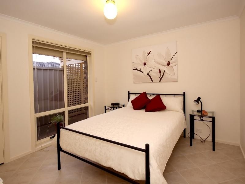 13 Dutchman Drive, Hallett Cove SA 5158