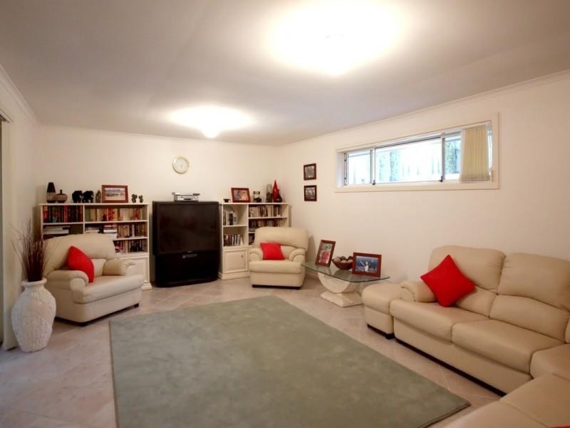 13 Dutchman Drive, Hallett Cove SA 5158