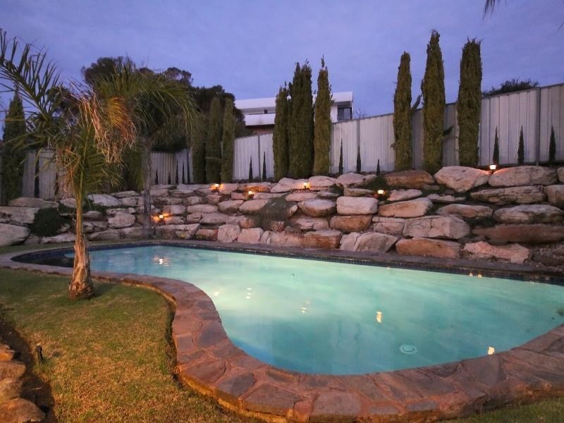 13 Dutchman Drive, Hallett Cove SA 5158