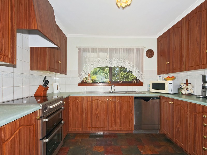 8 Lerunna Avenue, Hallett Cove SA 5158