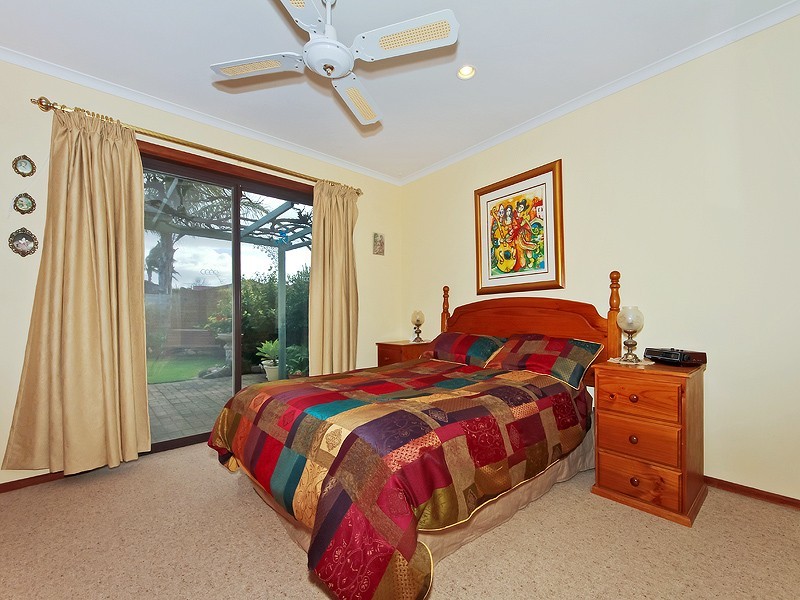 8 Lerunna Avenue, Hallett Cove SA 5158