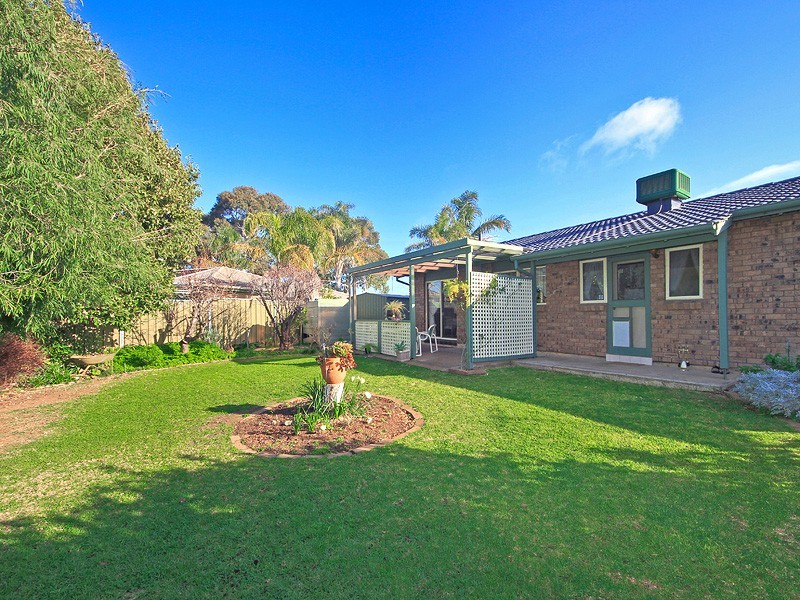 8 Lerunna Avenue, Hallett Cove SA 5158