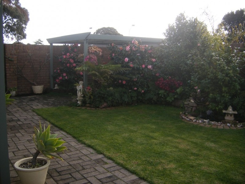 8 Lerunna Avenue, Hallett Cove SA 5158