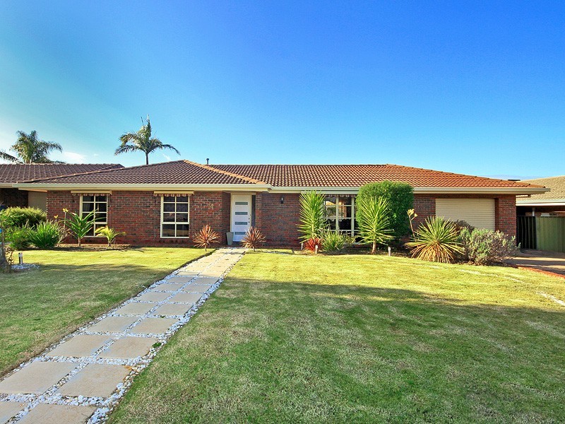 14 Lerunna Avenue, Hallett Cove SA 5158