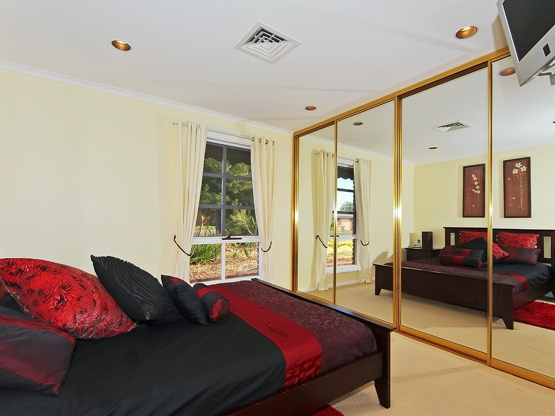 14 Lerunna Avenue, Hallett Cove SA 5158