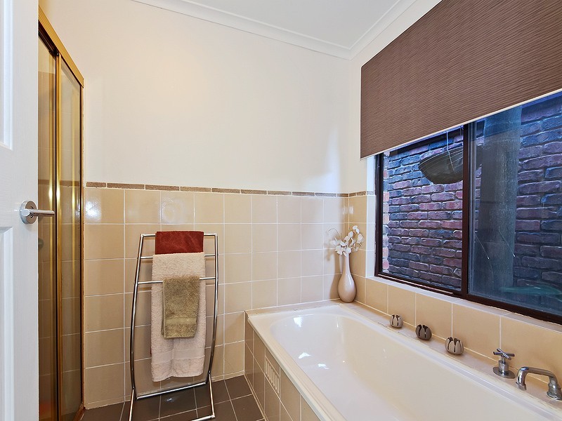 14 Lerunna Avenue, Hallett Cove SA 5158