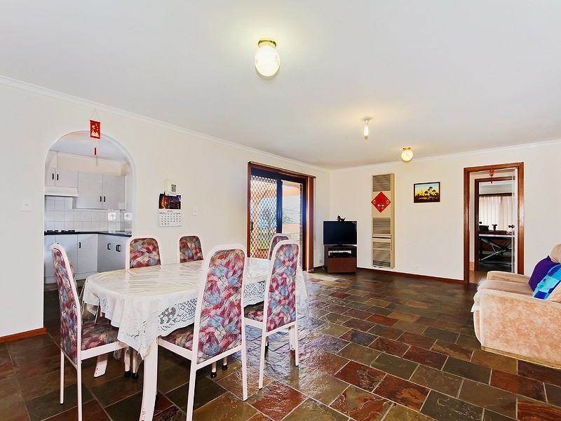 11 Tigress Drive, Hallett Cove SA 5158