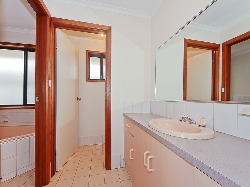 11 Tigress Drive, Hallett Cove SA 5158