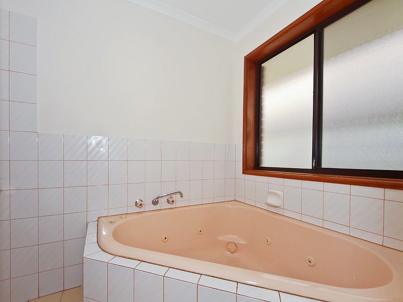 11 Tigress Drive, Hallett Cove SA 5158