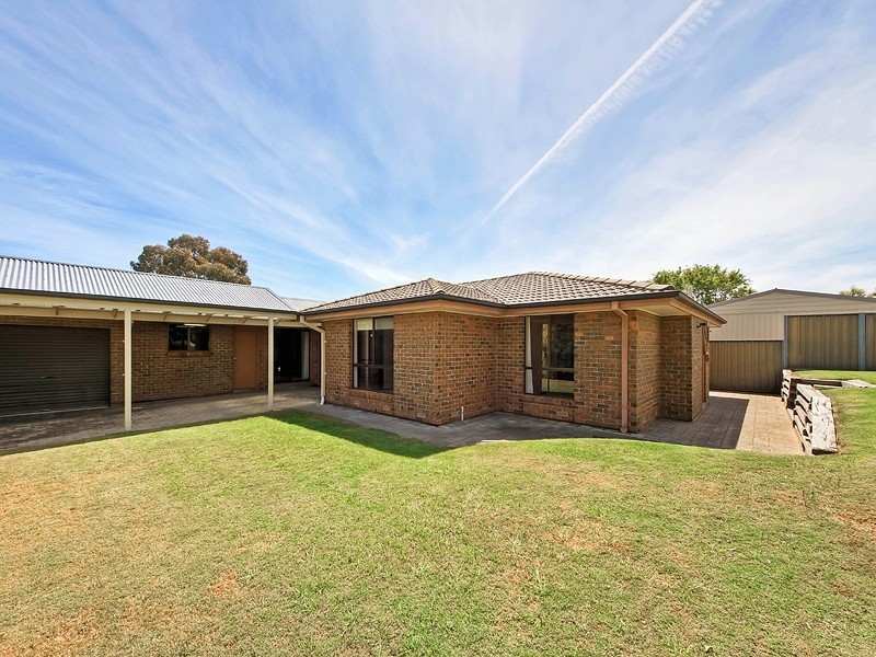 16 Nannigai Drive, Hallett Cove SA 5158
