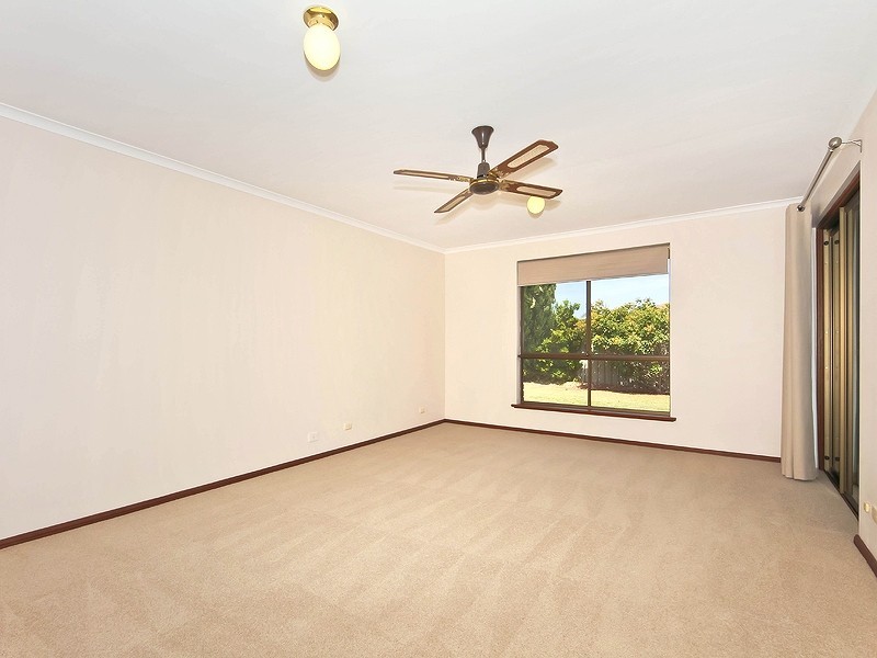 16 Nannigai Drive, Hallett Cove SA 5158