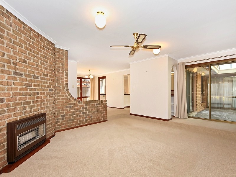 16 Nannigai Drive, Hallett Cove SA 5158