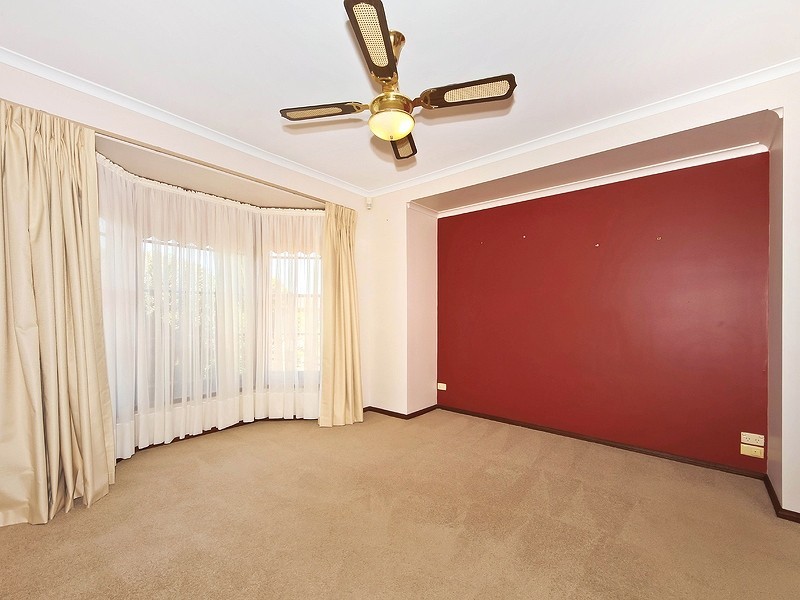 16 Nannigai Drive, Hallett Cove SA 5158