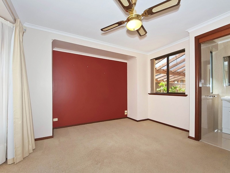 16 Nannigai Drive, Hallett Cove SA 5158