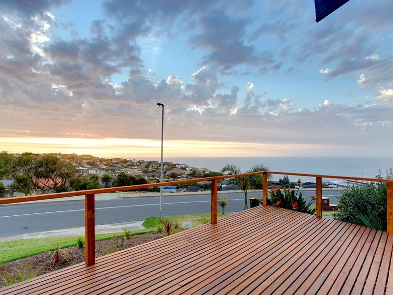 19 Columbia Crescent, Hallett Cove SA 5158