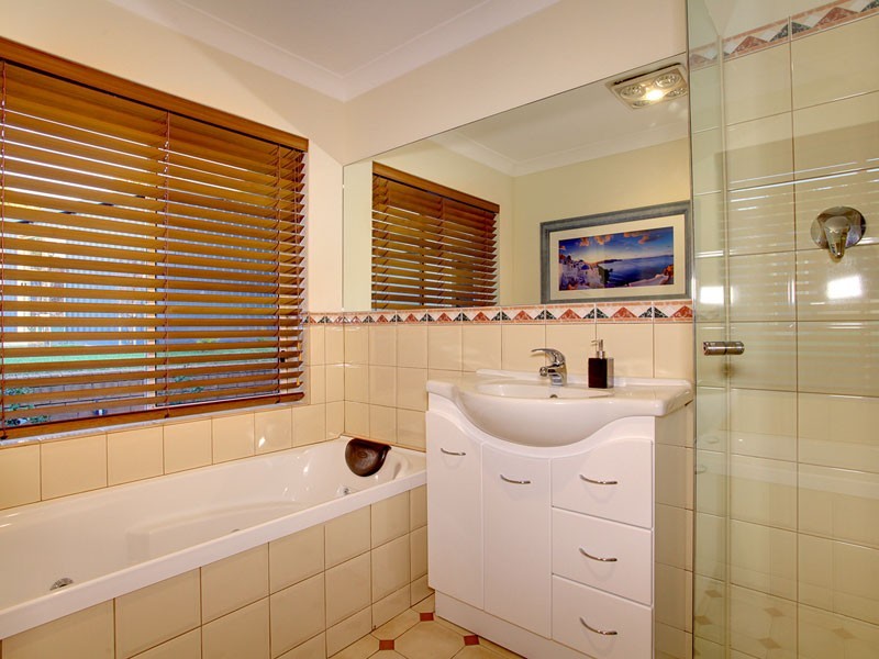 19 Columbia Crescent, Hallett Cove SA 5158