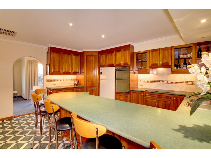 19 Columbia Crescent, Hallett Cove SA 5158