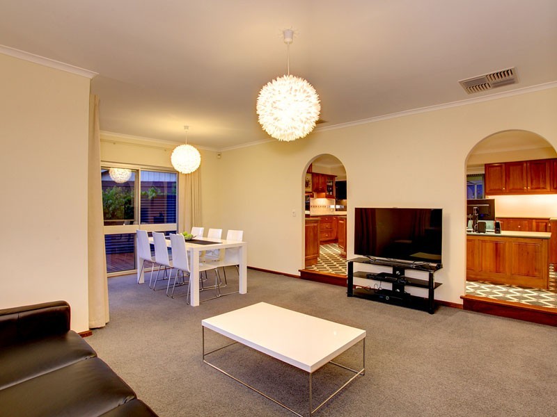 19 Columbia Crescent, Hallett Cove SA 5158