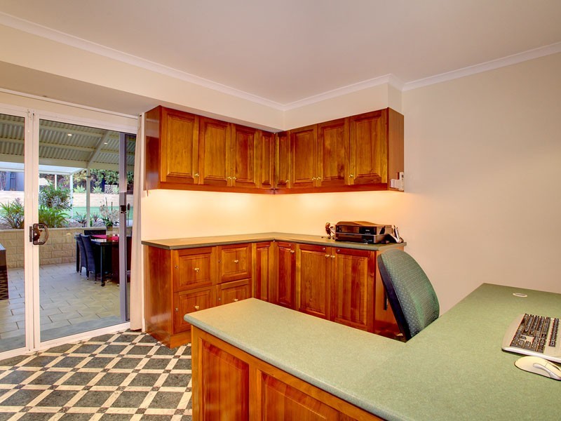 19 Columbia Crescent, Hallett Cove SA 5158