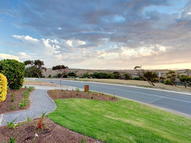 19 Columbia Crescent, Hallett Cove SA 5158