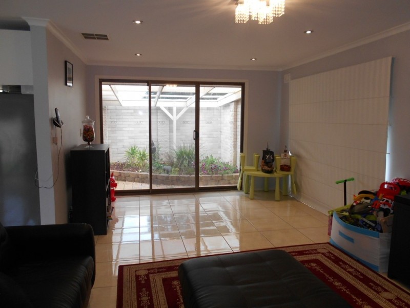 211 The Cove Road, Hallett Cove SA 5158