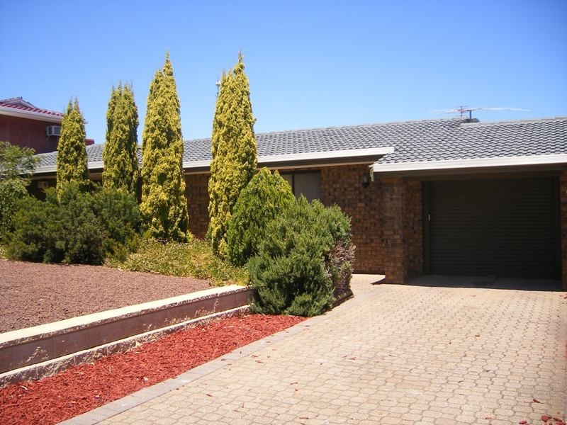 9 Rogana Crescent, Hallett Cove SA 5158