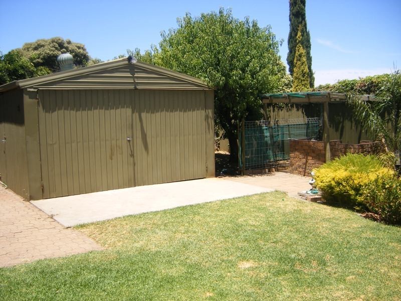 9 Rogana Crescent, Hallett Cove SA 5158