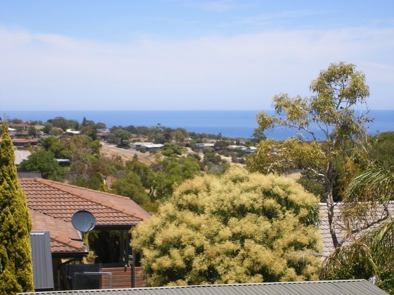 9 Rogana Crescent, Hallett Cove SA 5158