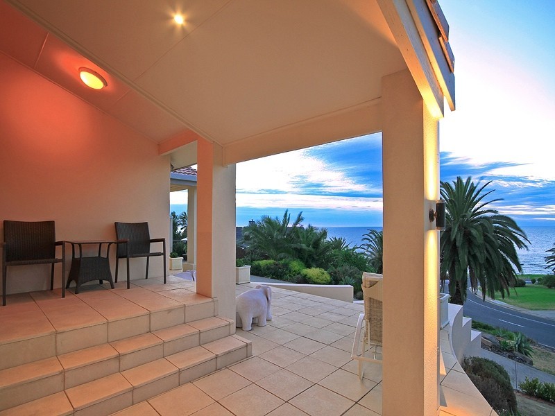 5 Dutchman Drive, Hallett Cove SA 5158