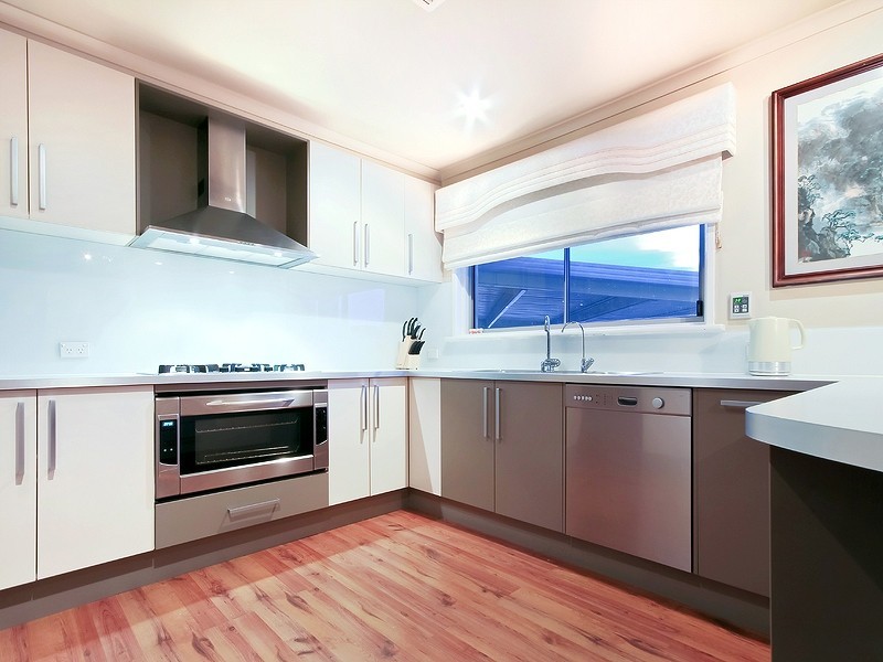 5 Dutchman Drive, Hallett Cove SA 5158