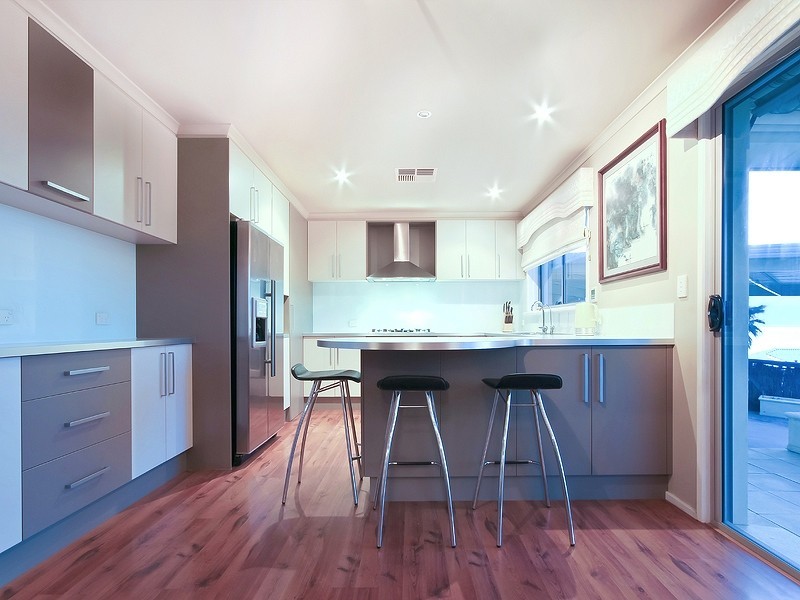 5 Dutchman Drive, Hallett Cove SA 5158