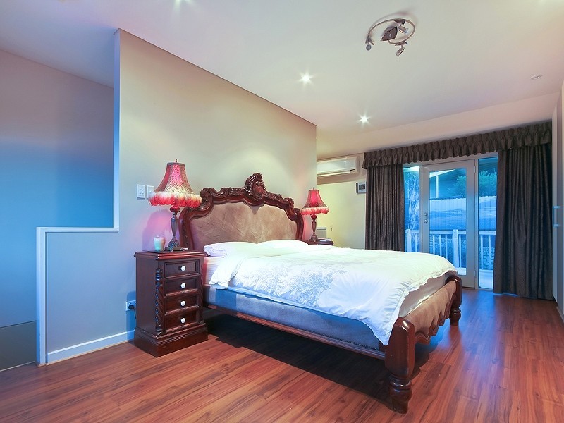 5 Dutchman Drive, Hallett Cove SA 5158