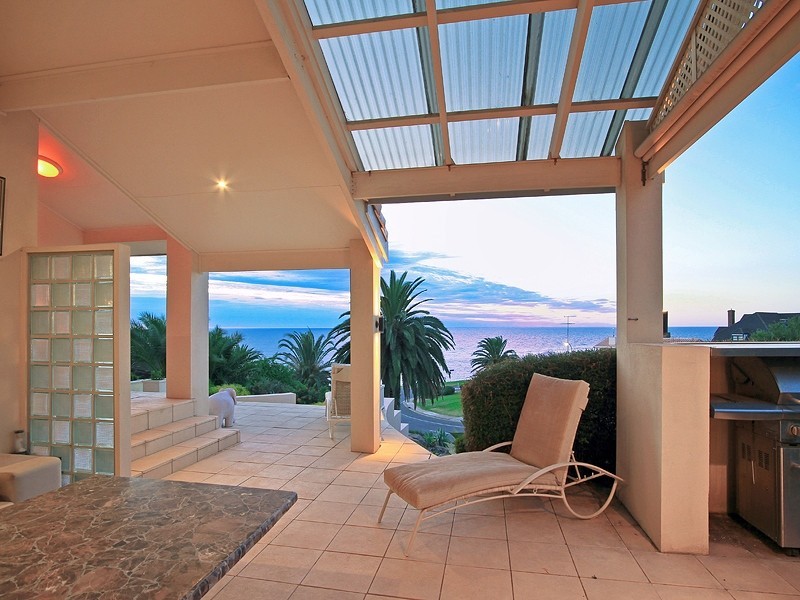 5 Dutchman Drive, Hallett Cove SA 5158