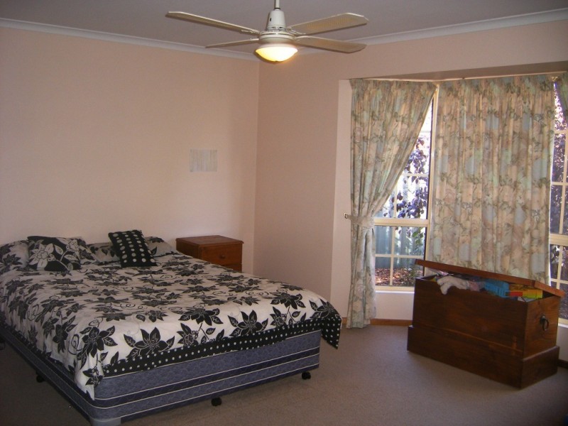 35 Baltimore Avenue, Morphett Vale SA 5162