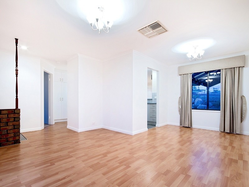 18 Burrington Street, Hallett Cove SA 5158